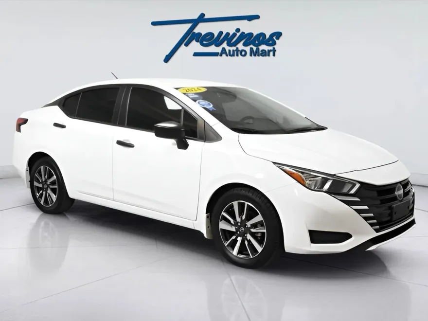 2024 Nissan Versa 1.6 S photo 1