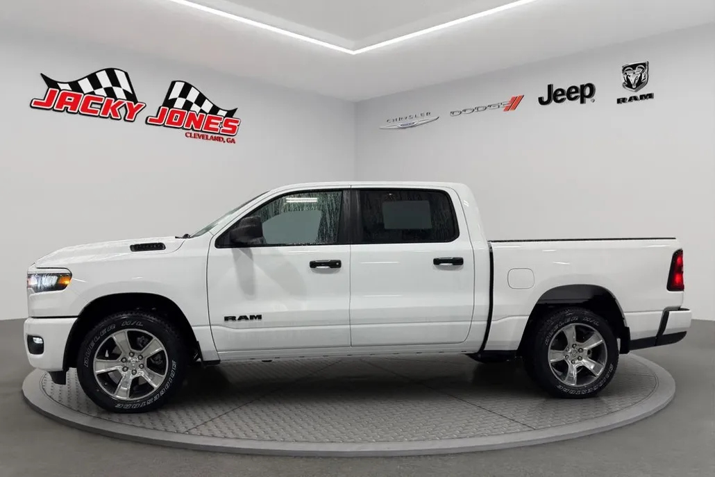 2026 Ram 1500 Express photo 1