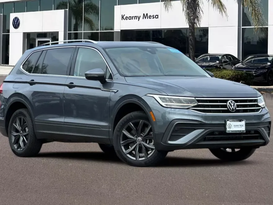 2022 Volkswagen Tiguan SE photo 1