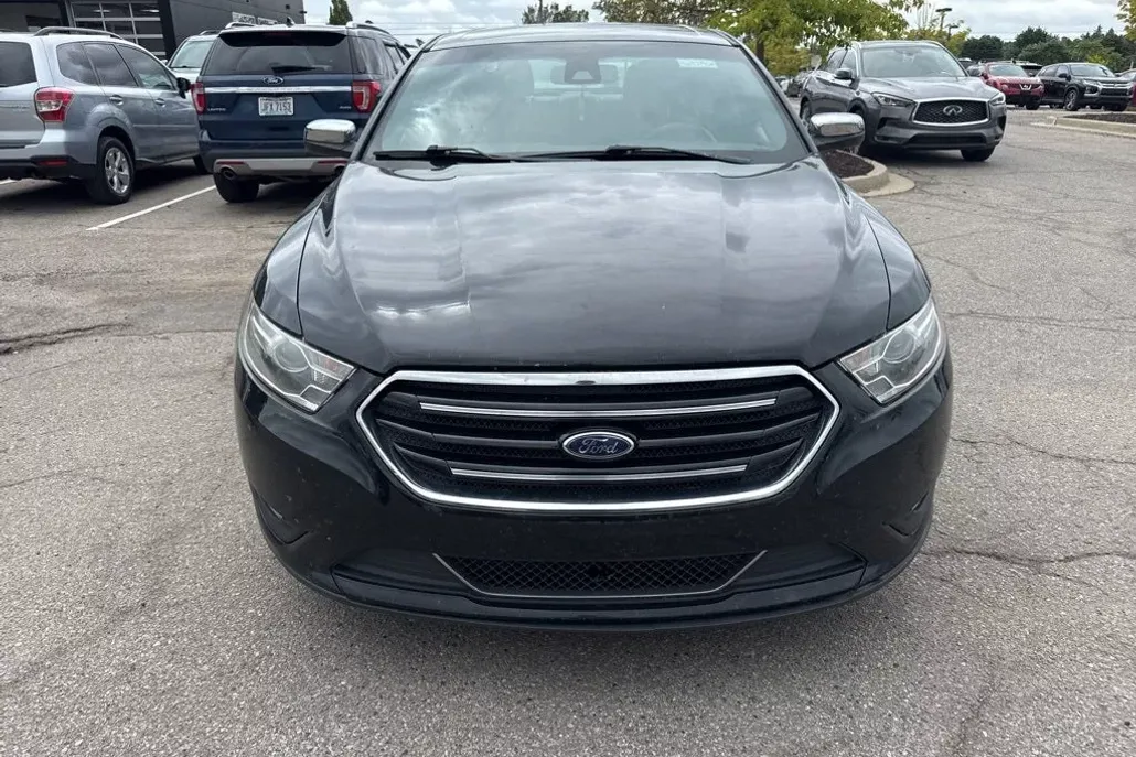 2018 Ford Taurus Limited photo 1