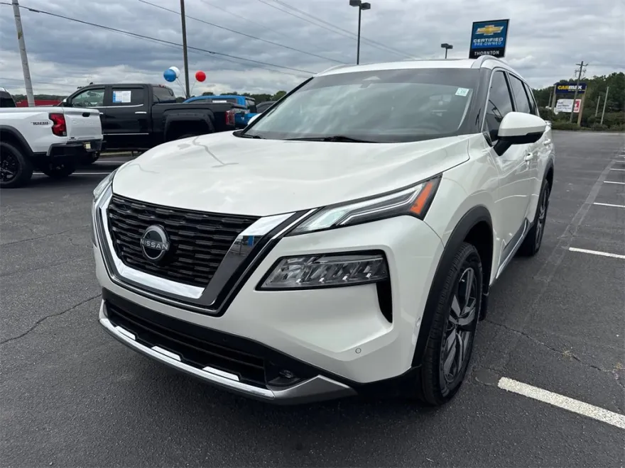 2022 Nissan Rogue Platinum photo 1