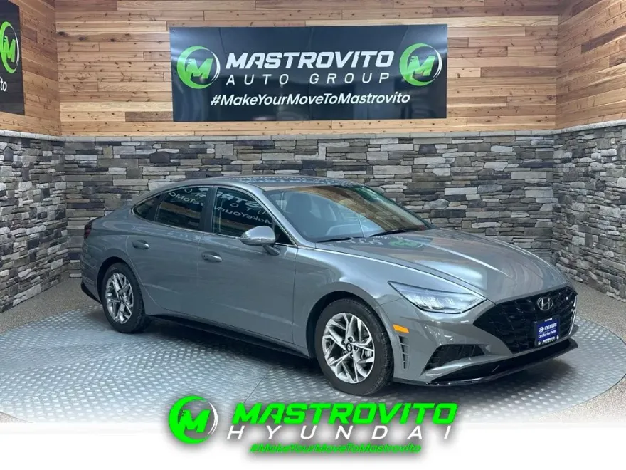 2022 Hyundai Sonata SEL photo 1