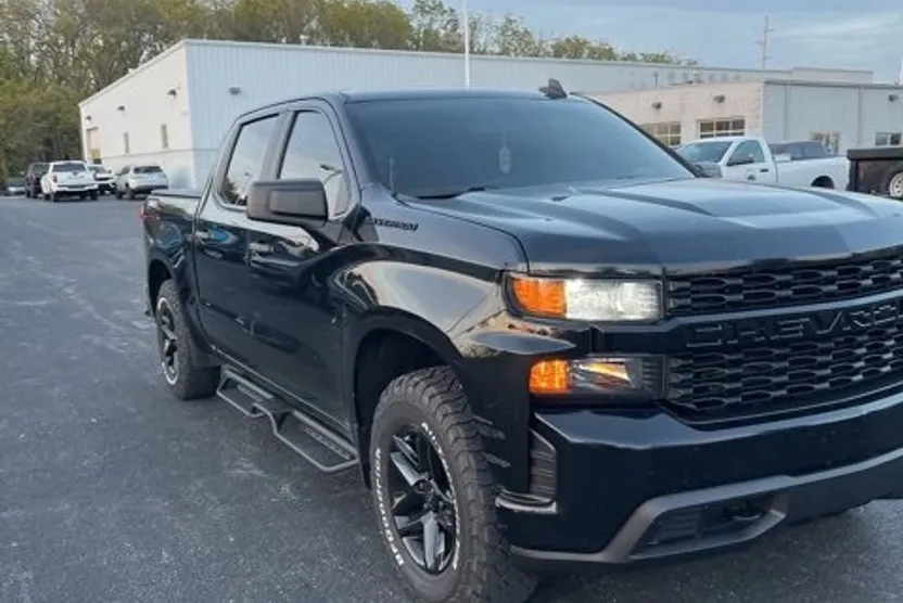 2020 Chevrolet Silverado 1500 Custom photo 1