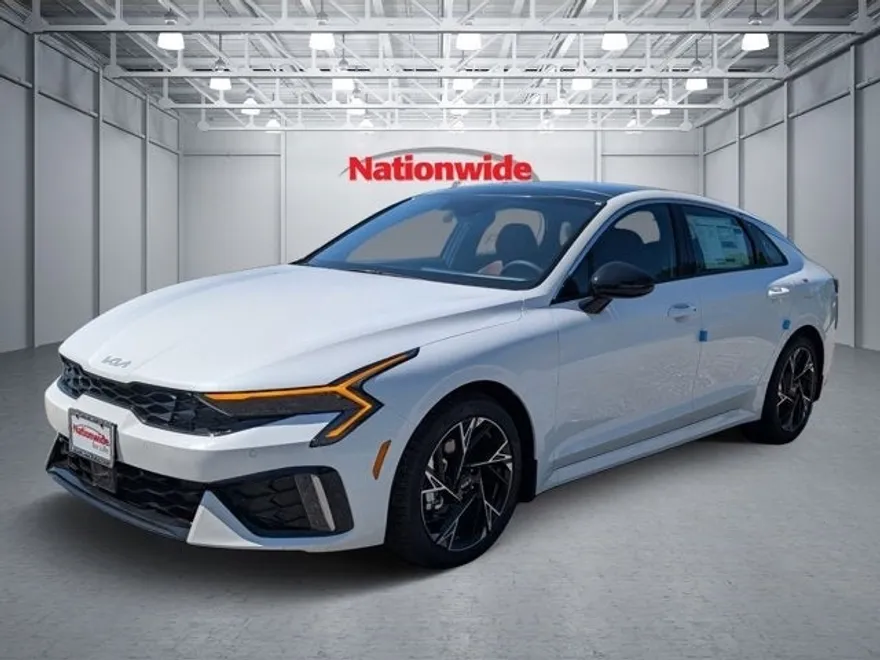 2025 Kia K5 GT-Line photo 1