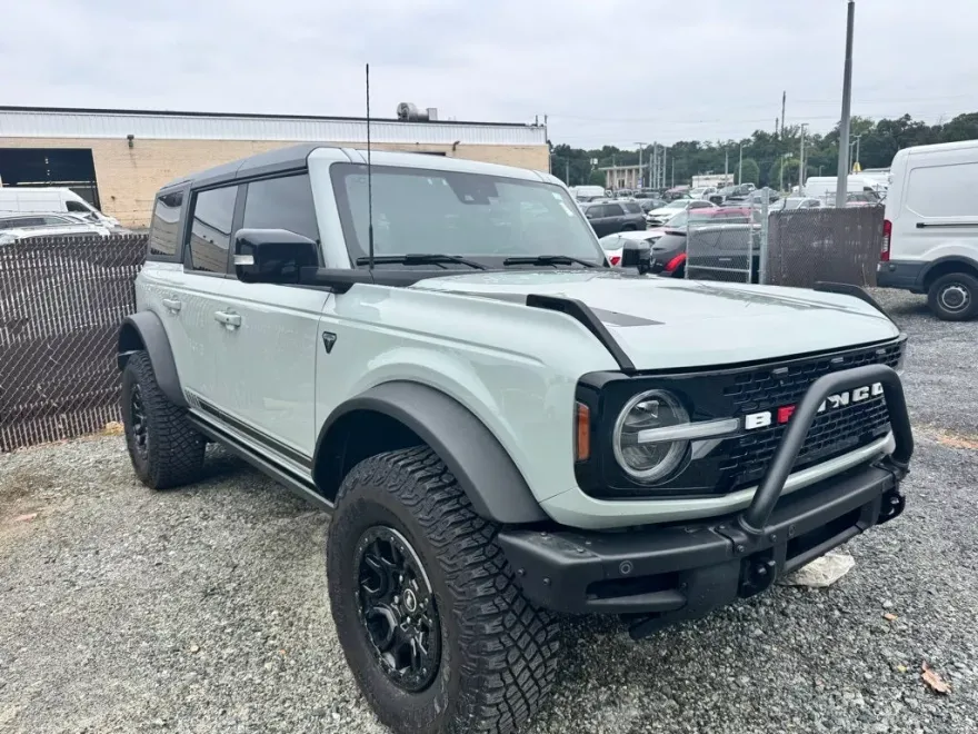 2021 Ford Bronco First Edition photo 1