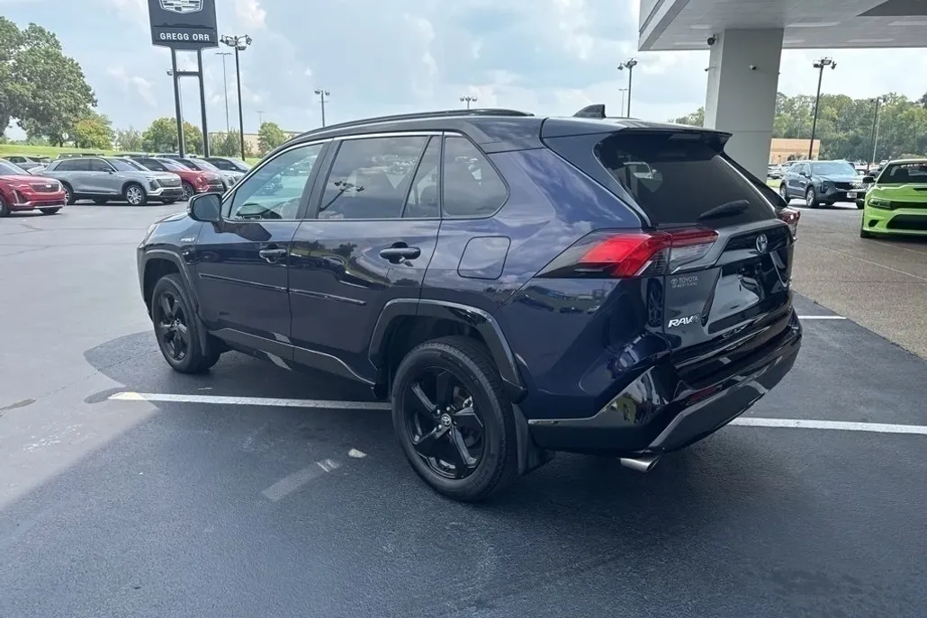 2021 Toyota RAV4 Hybrid XSE photo 1