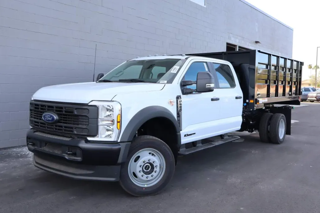 2024 Ford F-550 photo 1