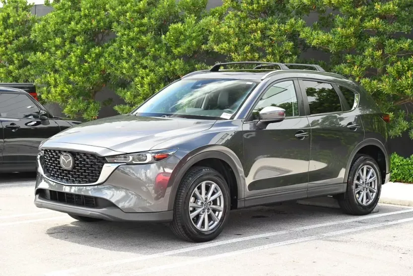 2023 Mazda CX-5 2.5 S Preferred photo 1
