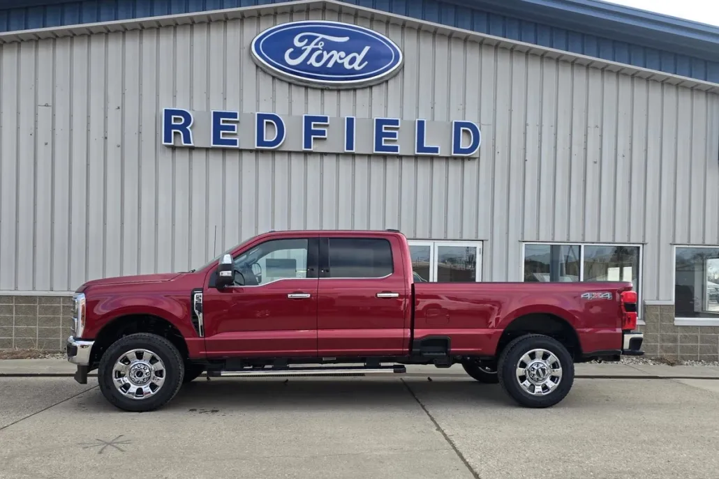 2025 Ford F-350 Lariat photo 1
