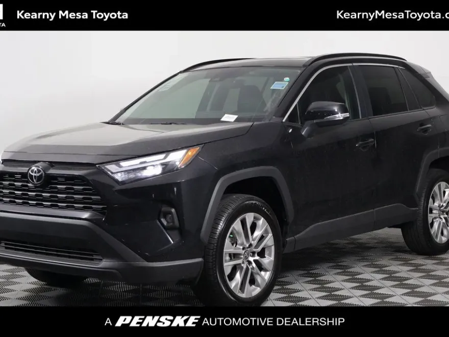 2025 Toyota RAV4 XLE Premium photo 1