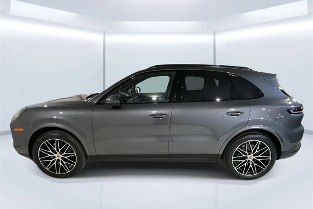 2025 Porsche Cayenne photo 1