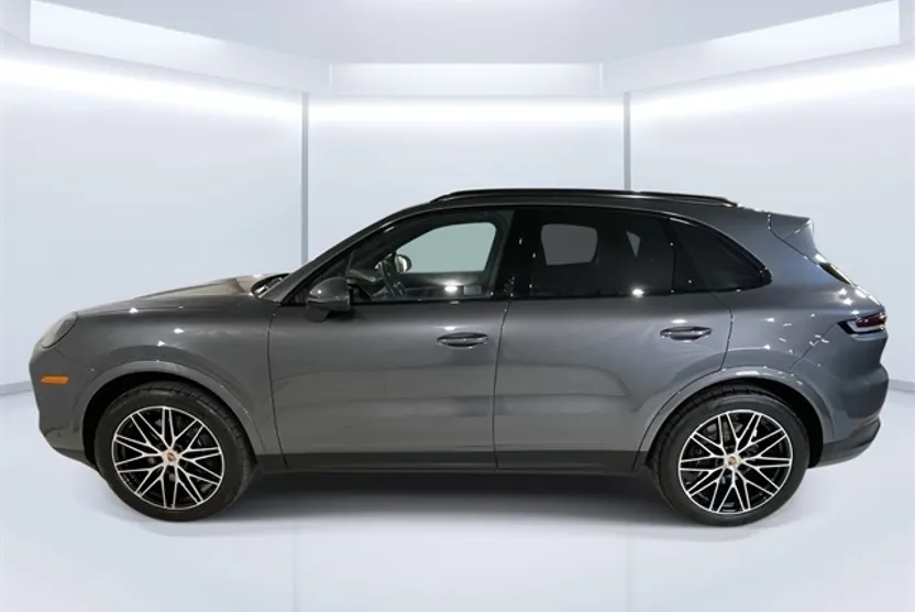 2025 Porsche Cayenne photo 1