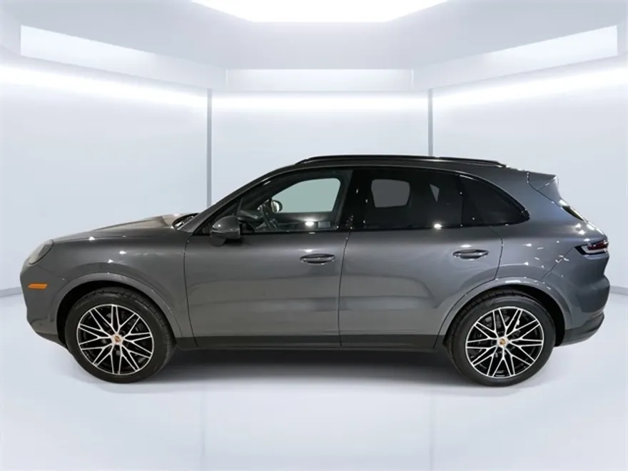 2025 Porsche Cayenne photo 1