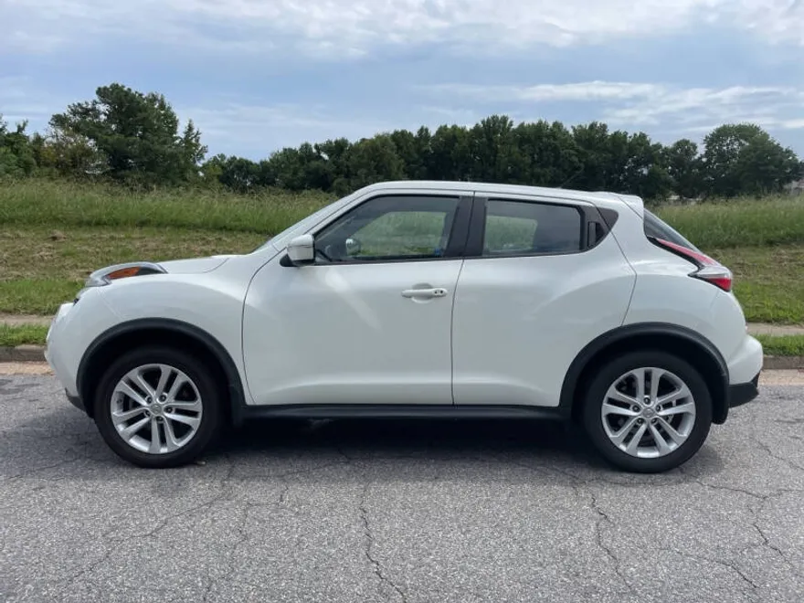 2017 Nissan Juke S photo 1