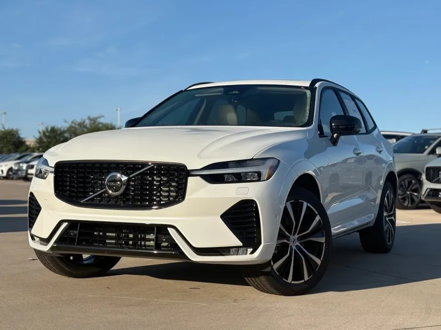 2025 Volvo XC60 B5 Plus photo 1