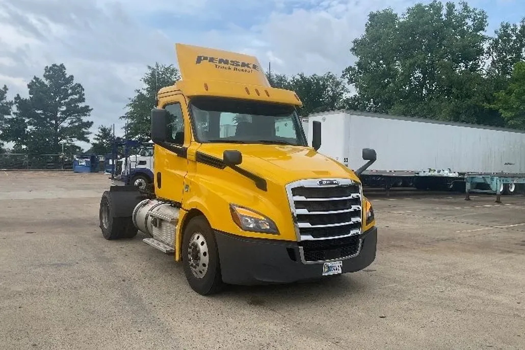 2019 Freightliner Cascadia 126" Day cab photo 1