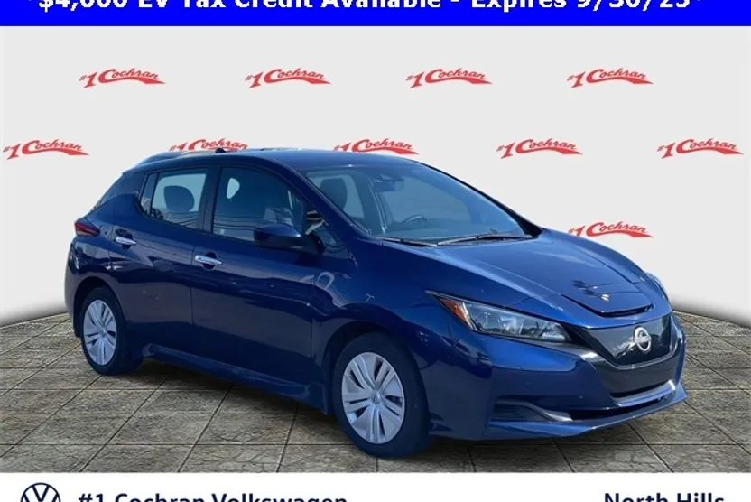 2023 Nissan Leaf S photo 1