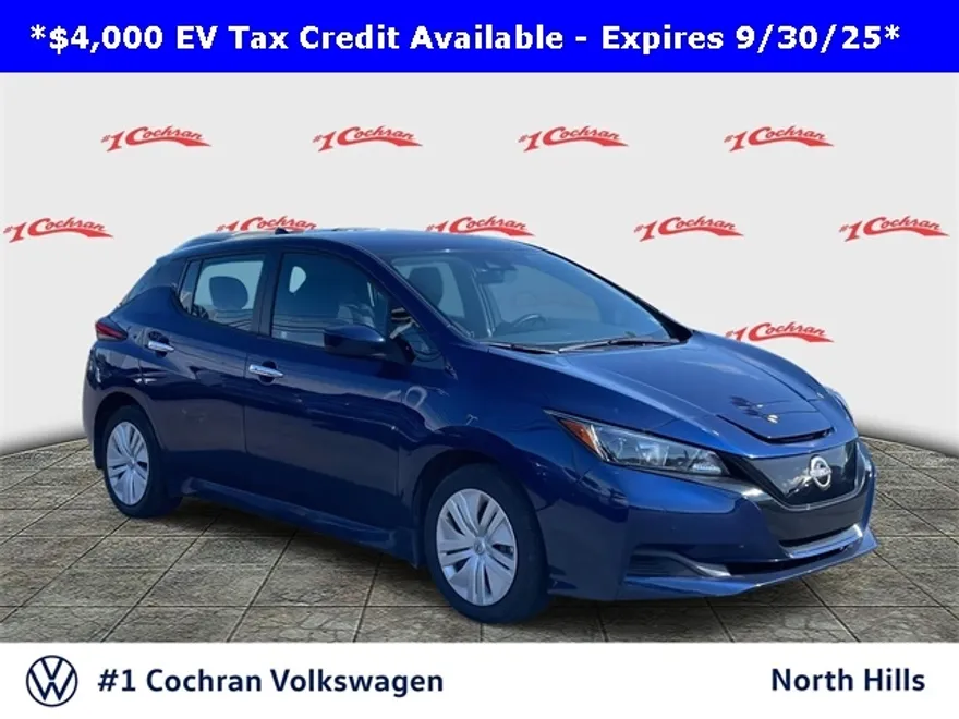2023 Nissan Leaf S photo 1