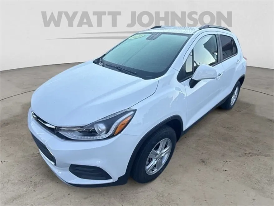 2022 Chevrolet Trax LT photo 1