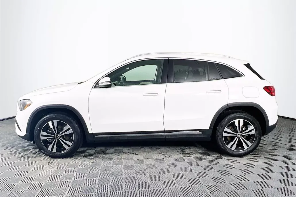 2025 Mercedes Benz GLA 250 4MATIC photo 1