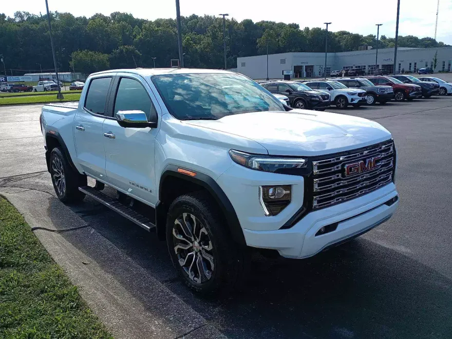 2024 Gmc Canyon Denali photo 1