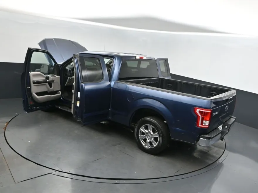 2017 Ford F-150 XLT photo 1
