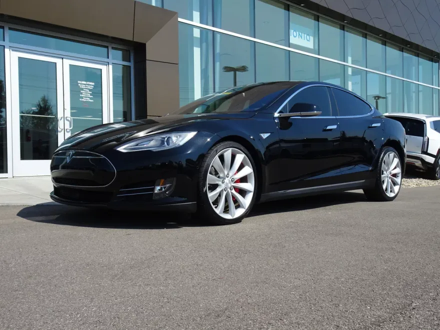 2015 Tesla Model S P85D photo 1
