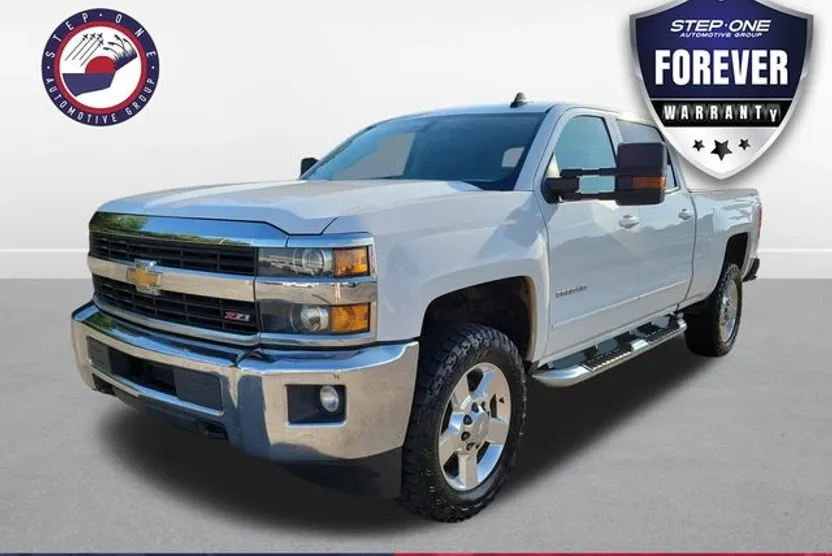 2017 Chevrolet Silverado 2500HD LT photo 1