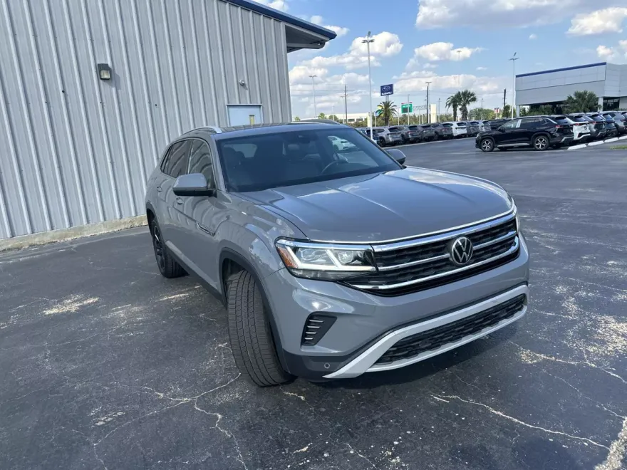 2020 Volkswagen Atlas Cross Sport V6 SEL photo 1