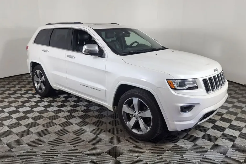 2016 Jeep Grand Cherokee Overland photo 1