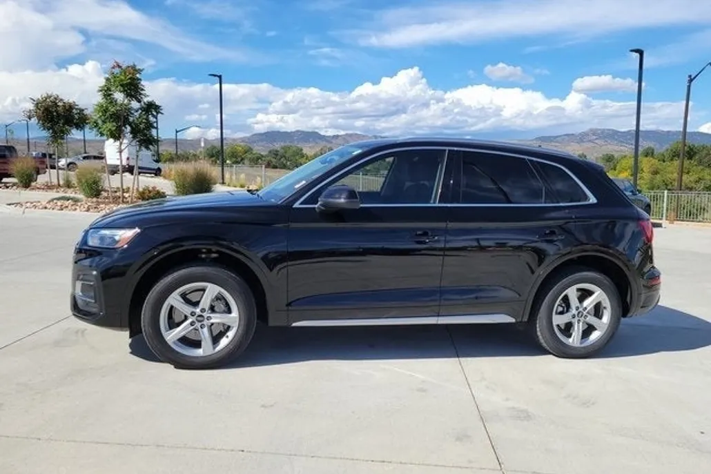 2021 Audi Q5 45 Premium photo 1