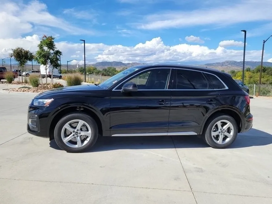 2021 Audi Q5 45 Premium photo 1