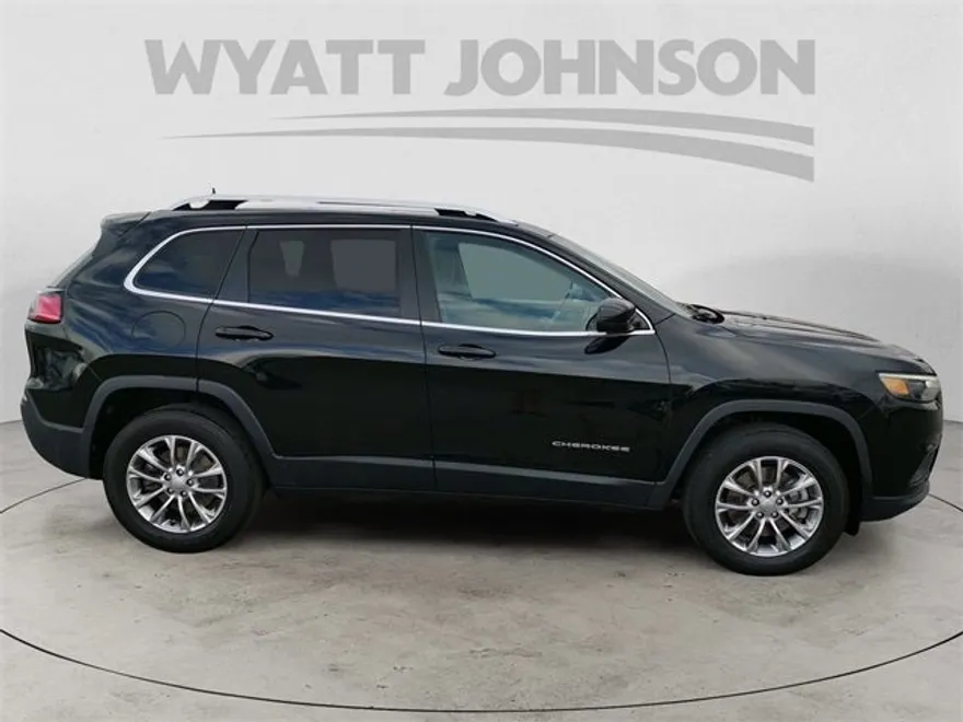 2019 Jeep Cherokee Latitude photo 1