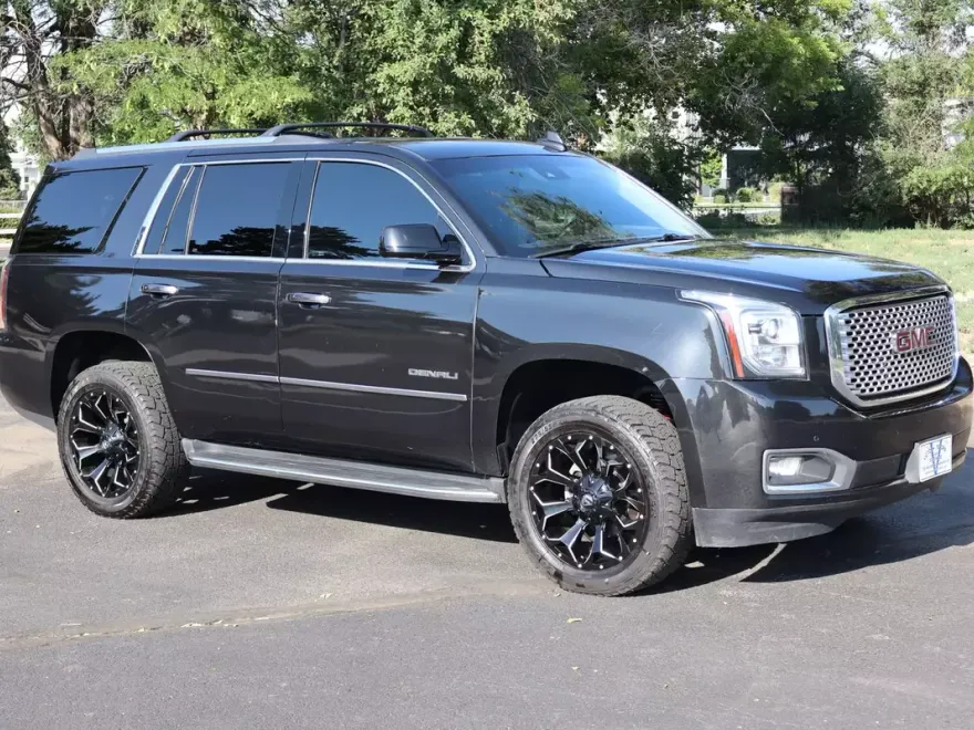 2017 Gmc Yukon Denali photo 1
