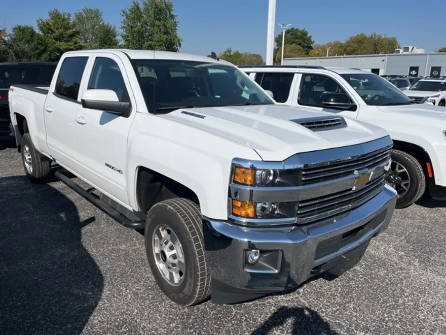2018 Chevrolet Silverado 2500HD LT photo 1