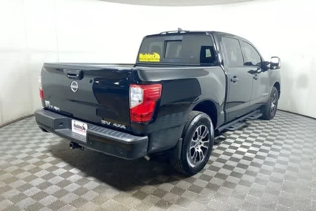 2023 Nissan Titan SV photo 1