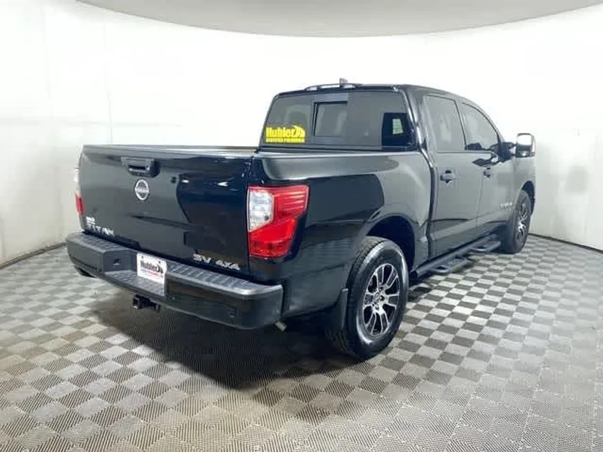 2023 Nissan Titan SV photo 1