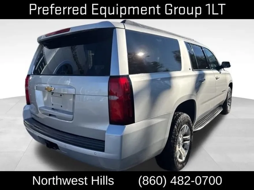 2018 Chevrolet Suburban LT photo 1
