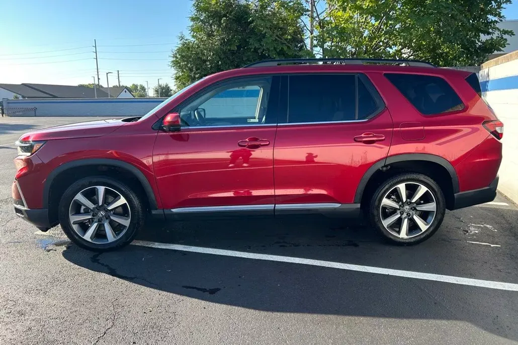 2024 Honda Pilot Elite photo 1