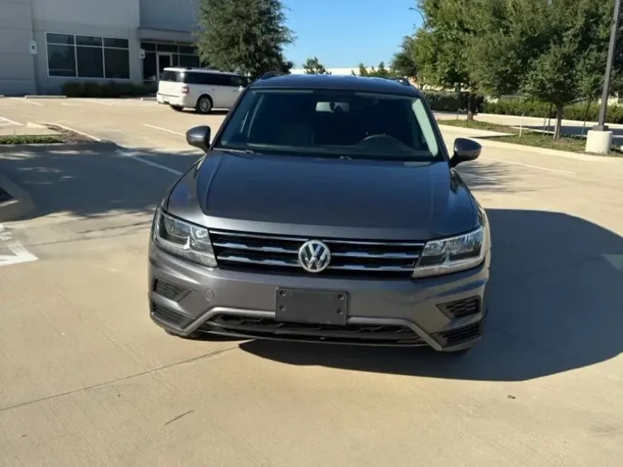 2020 Volkswagen Tiguan Sport photo 1