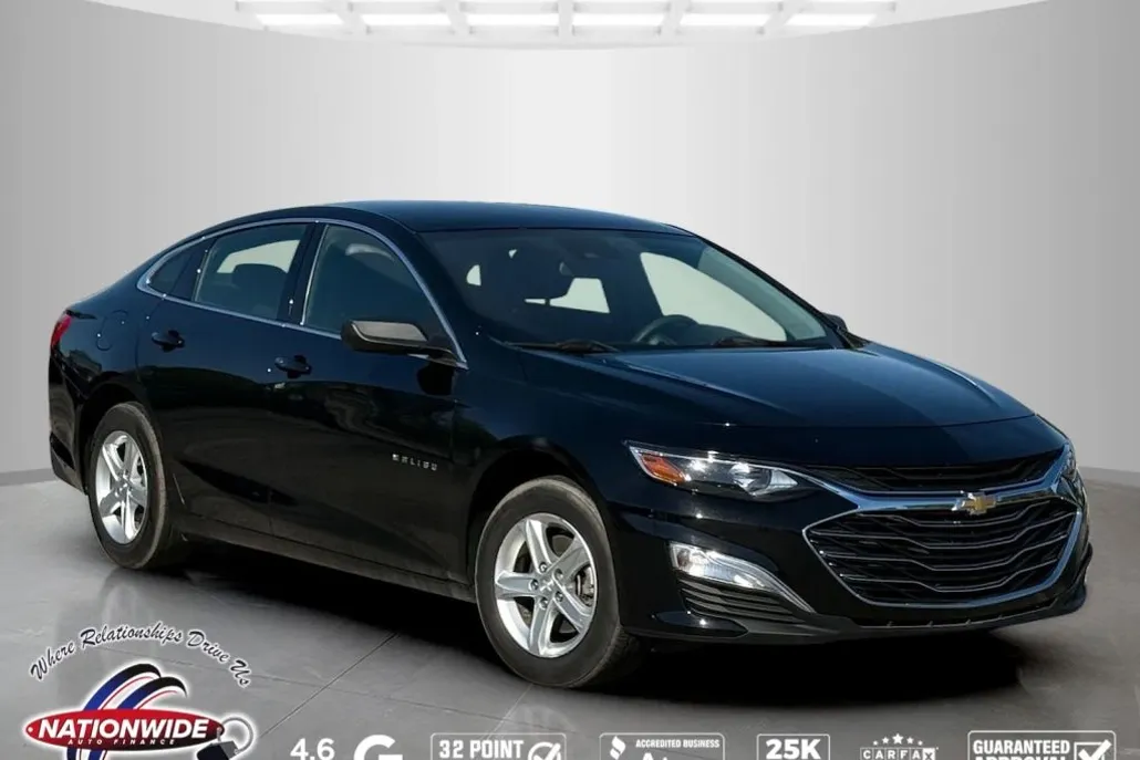 2023 Chevrolet Malibu LS photo 1