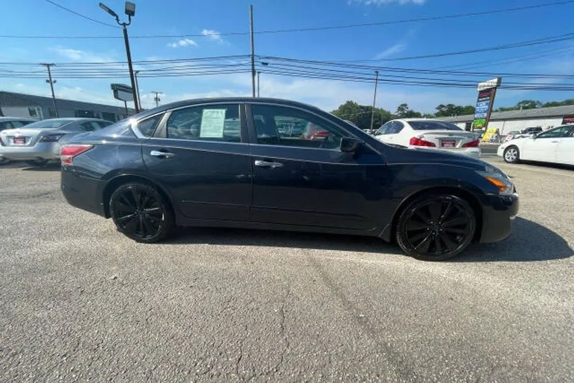 2015 Nissan Altima 2.5 S photo 1
