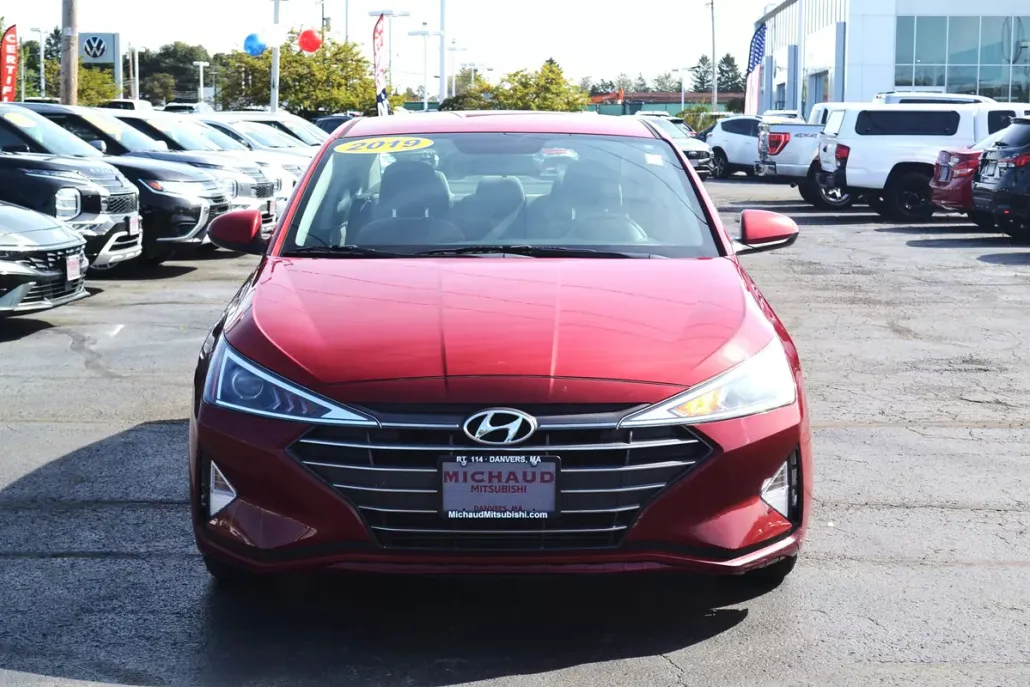 2019 Hyundai Elantra SE photo 1