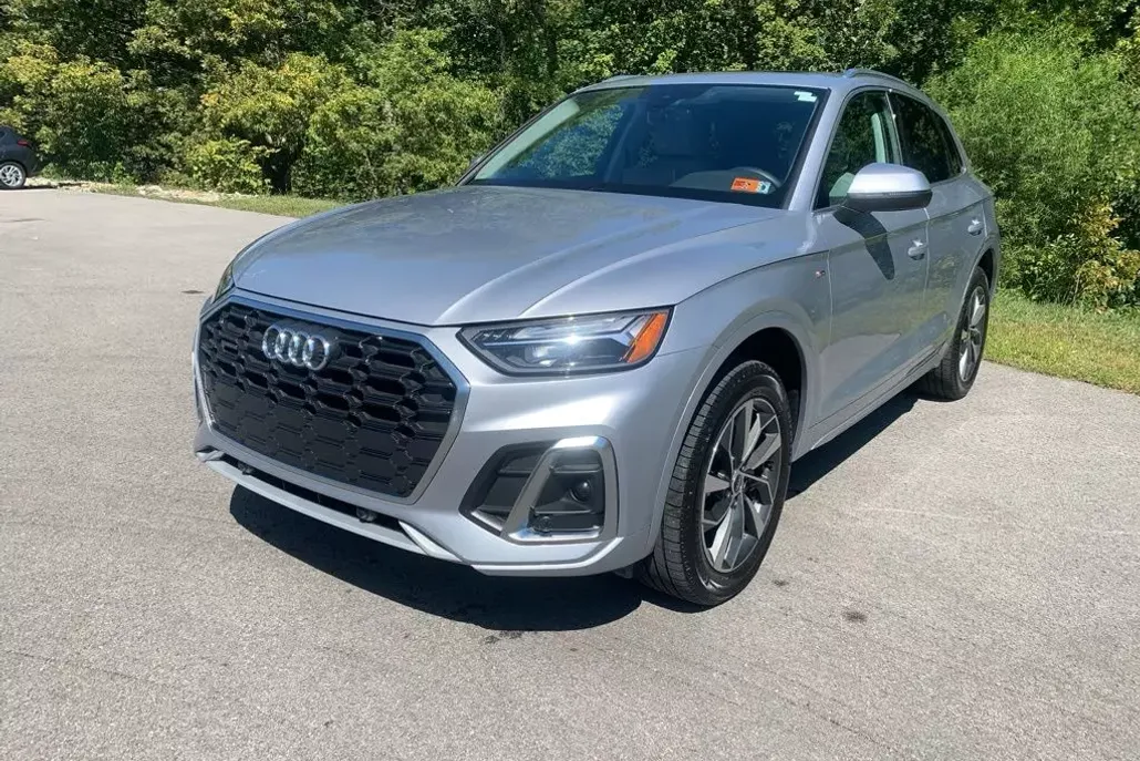 2023 Audi Q5 45 S line Premium photo 1