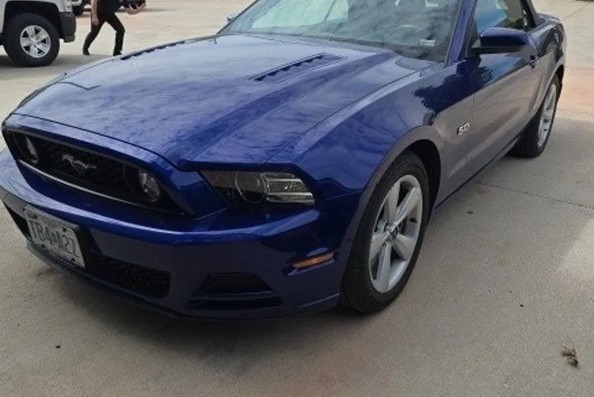 2013 Ford Mustang GT photo 1