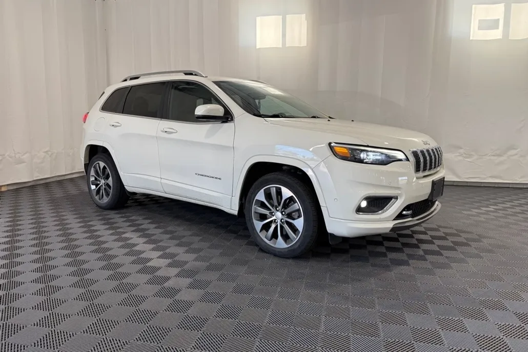2019 Jeep Cherokee Overland photo 1