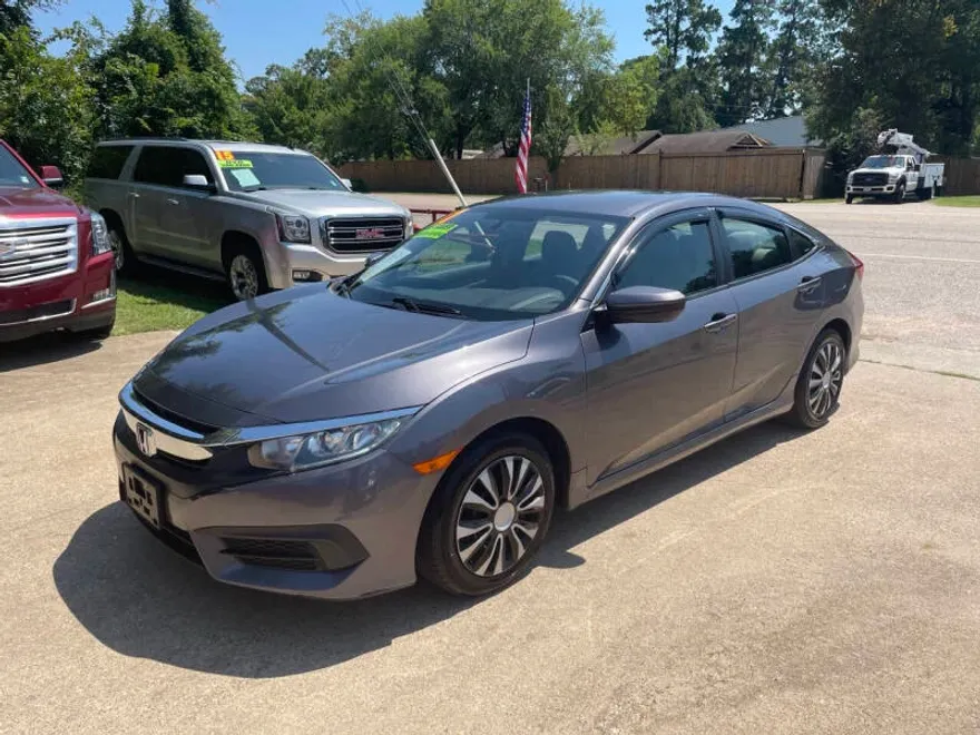 2017 Honda Civic LX photo 1