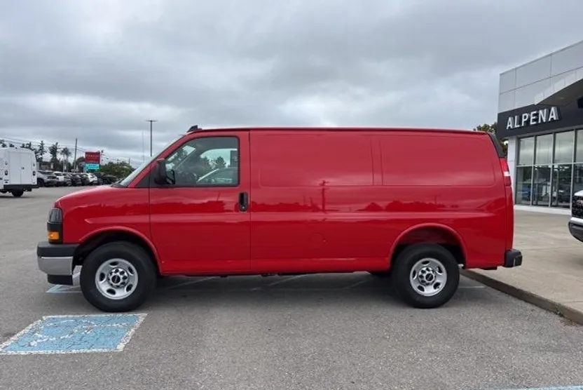 2025 Gmc Savana Cargo 2500 photo 1