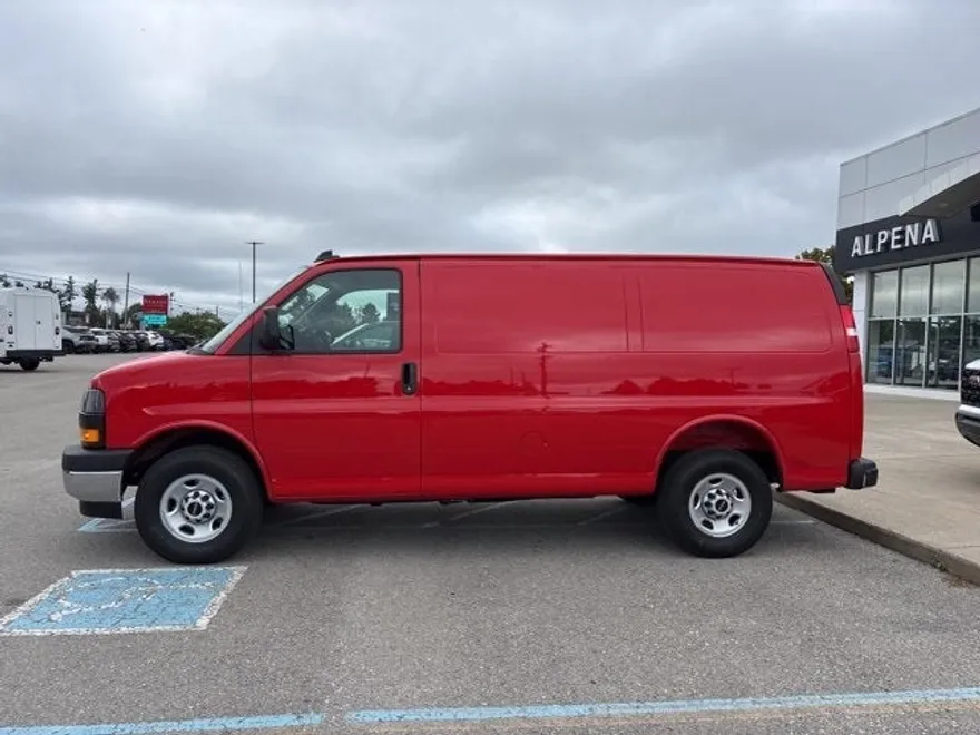 2025 Gmc Savana Cargo 2500 photo 1