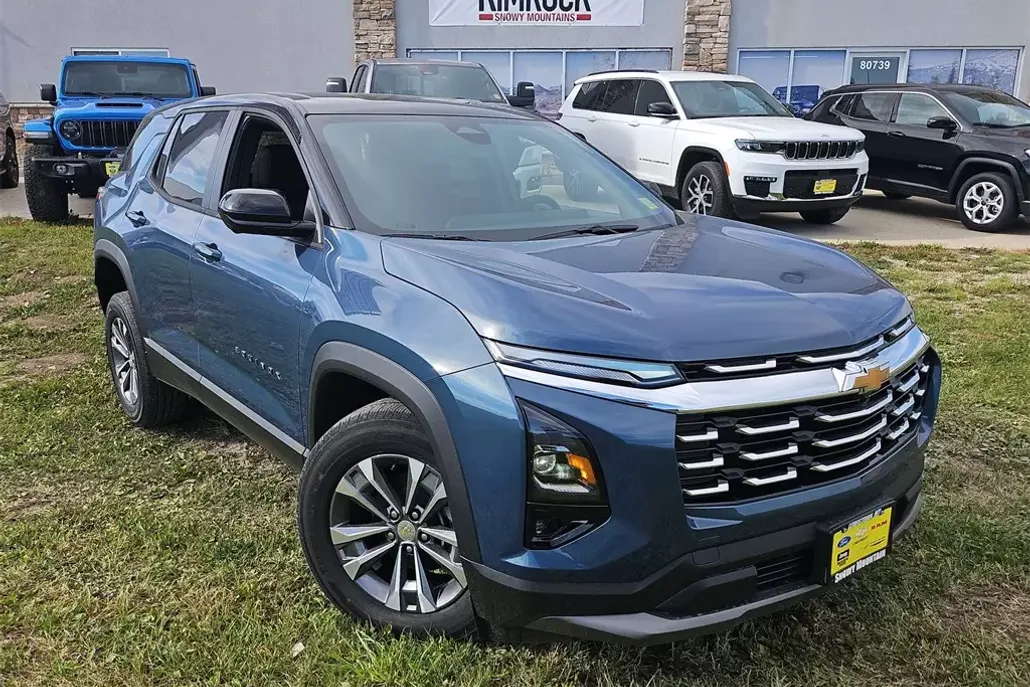 2026 Chevrolet Equinox LT photo 1